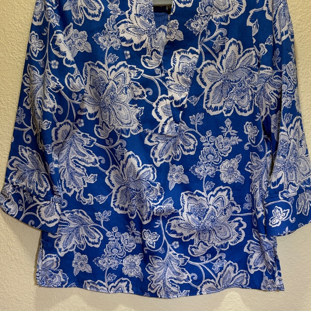 Foxcroft Royal Blue White Floral Split V Tunic - Picture 6 of 12